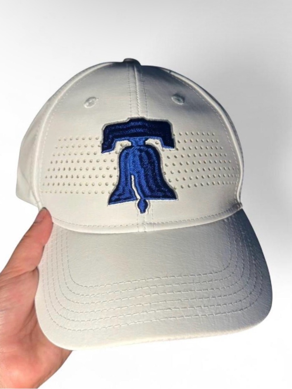 Philadelphia Phillies white baseball cap🪷